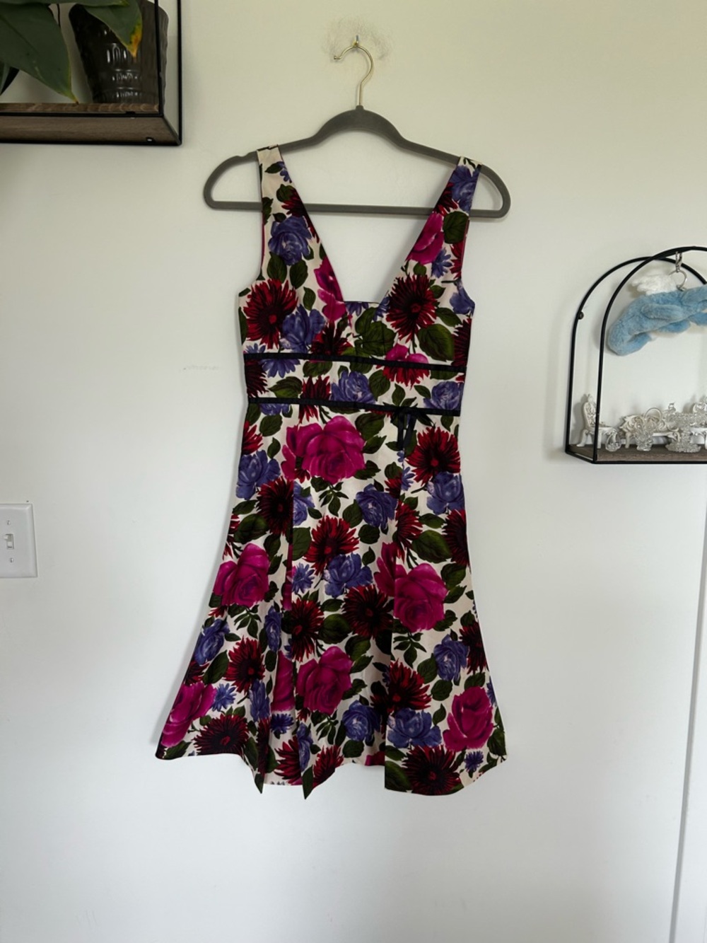 Vintage Tibi 100% Silk Floral Print V Neck Fit & Flare Knee Length Dress Size 2
